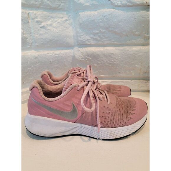 Nike Star Runner Athletic Running Shoes Youth Size 3.5Y Pink White 907257-601 - Picture 1 of 9